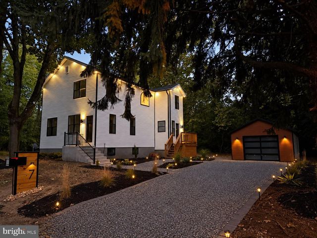 7 CUBLER CT, Westville, NJ 08093