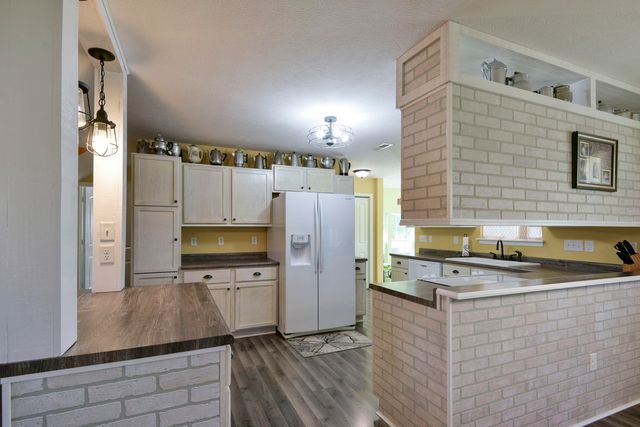 22419 Trout Street, Golden, MO 65658