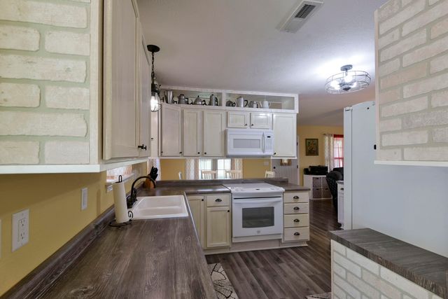 22419 Trout Street, Golden, MO 65658
