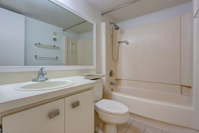 5800 Camino Del Sol Apt 103, Boca Raton, FL 33433