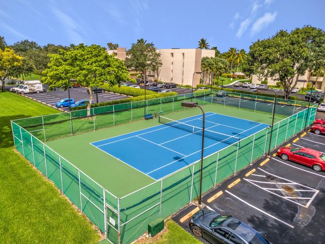 5800 Camino Del Sol Apt 103, Boca Raton, FL 33433