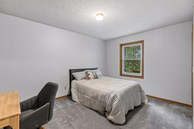 4482 Oak Pond Road, Eagan, MN 55123