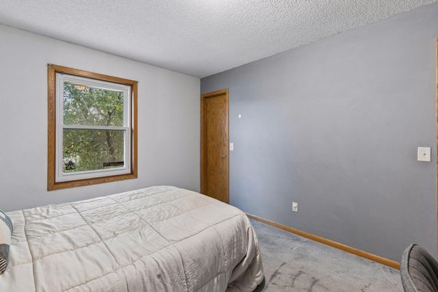 4482 Oak Pond Road, Eagan, MN 55123