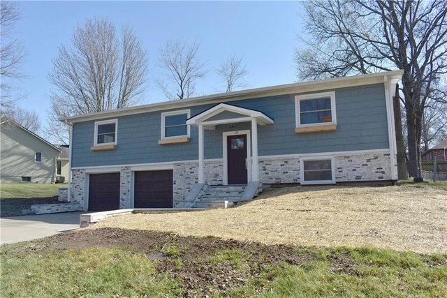 113 Overhill Drive, Paola, KS 66071