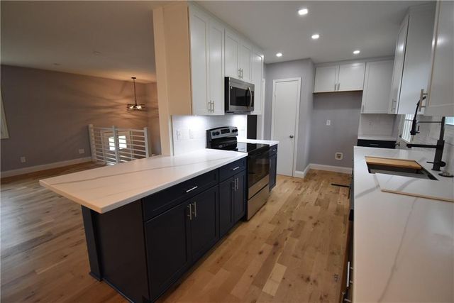 113 Overhill Drive, Paola, KS 66071