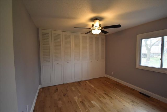 113 Overhill Drive, Paola, KS 66071
