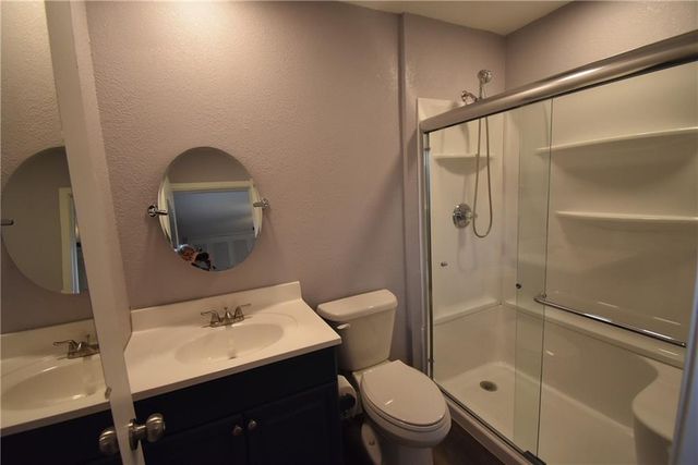 113 Overhill Drive, Paola, KS 66071