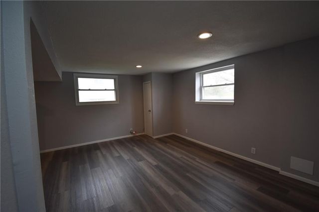 113 Overhill Drive, Paola, KS 66071