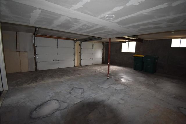113 Overhill Drive, Paola, KS 66071