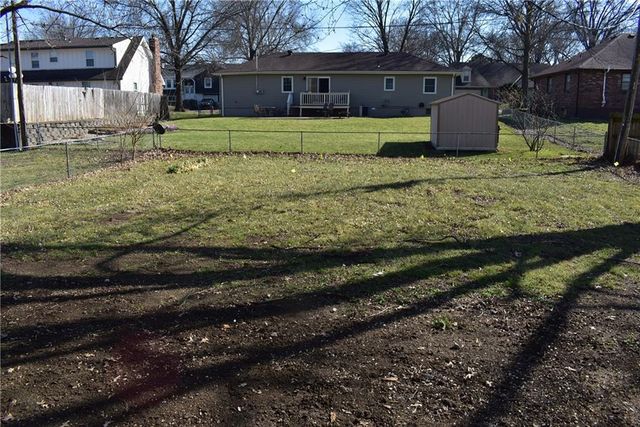 113 Overhill Drive, Paola, KS 66071