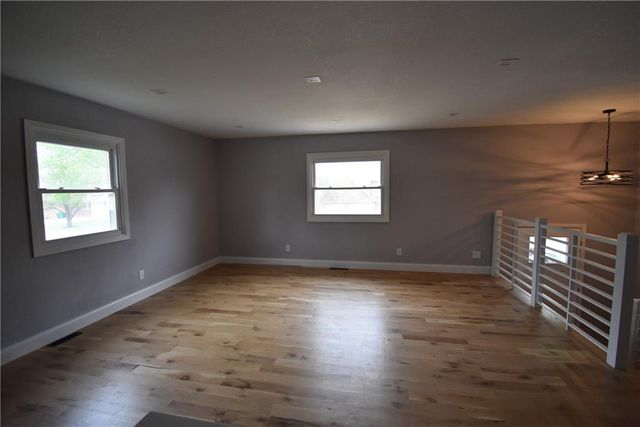 113 Overhill Drive, Paola, KS 66071