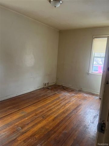 15776 Evergreen Road, Detroit, MI 48223