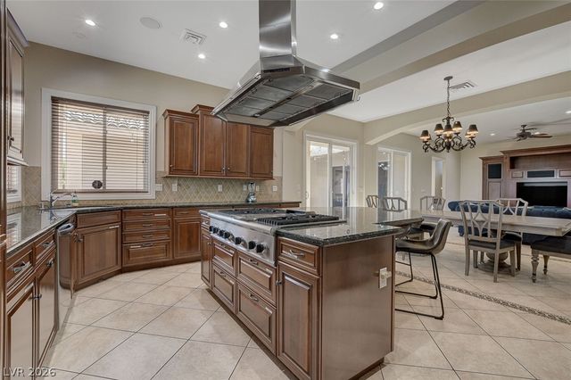 6180 El Camino Road, Las Vegas, NV 89118