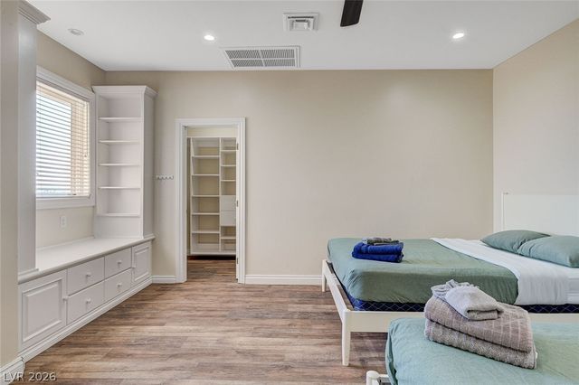 6180 El Camino Road, Las Vegas, NV 89118