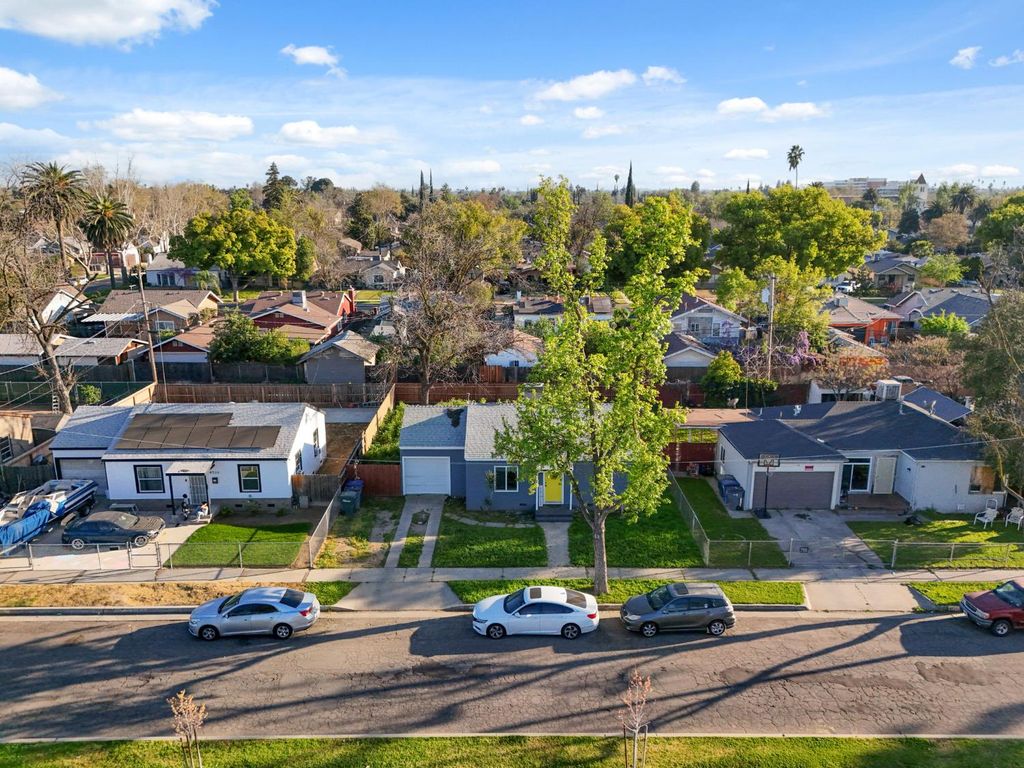 Image 16 of property listing at 4530 E Mckenzie Avenue, Fresno, CA 93702