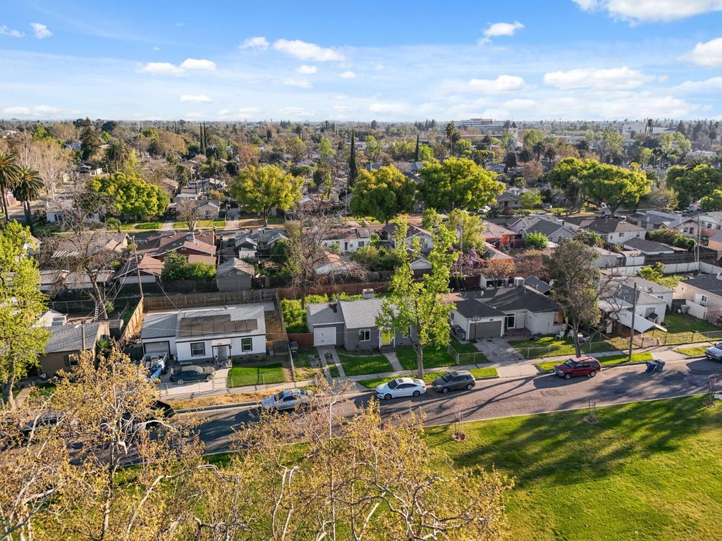 Image 18 of property listing at 4530 E Mckenzie Avenue, Fresno, CA 93702
