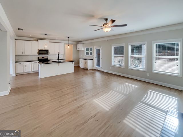 218 Morris Creek Drive, Hoschton, GA 30548