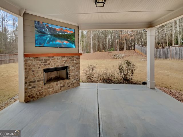 218 Morris Creek Drive, Hoschton, GA 30548