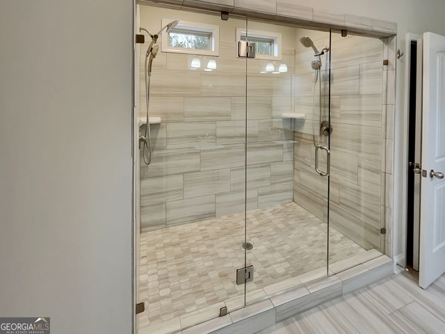 218 Morris Creek Drive, Hoschton, GA 30548