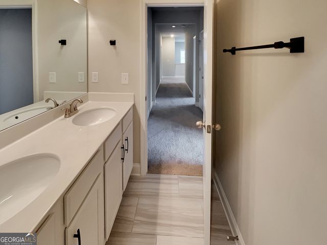 218 Morris Creek Drive, Hoschton, GA 30548