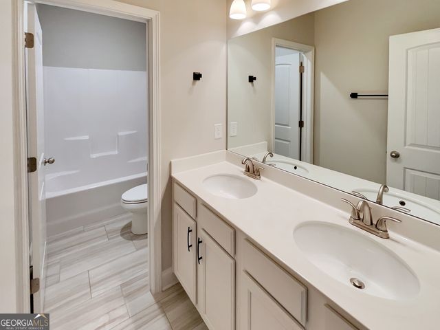 218 Morris Creek Drive, Hoschton, GA 30548