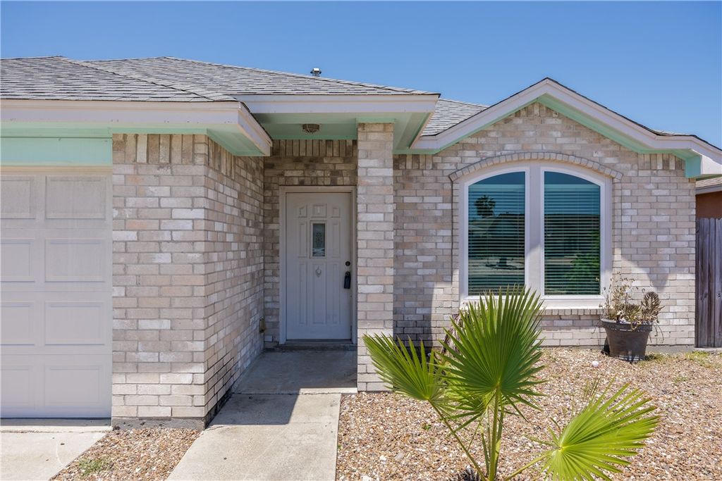 13834 Flintlock Dr, Corpus Christi, TX 78418 — photo 2