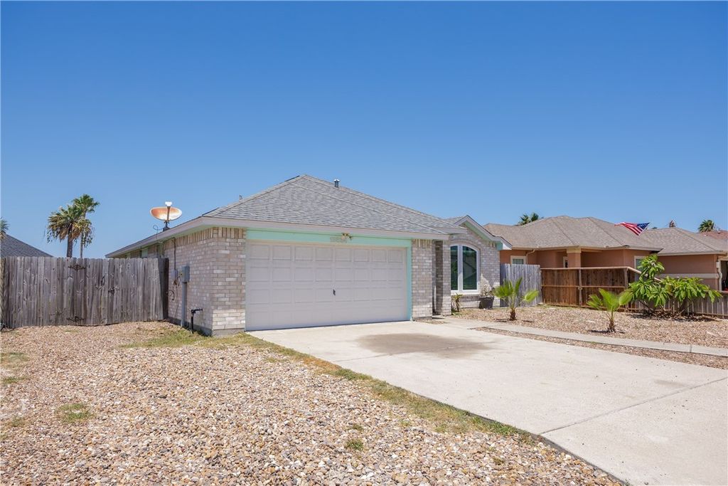 13834 Flintlock Dr, Corpus Christi, TX 78418 — photo 4