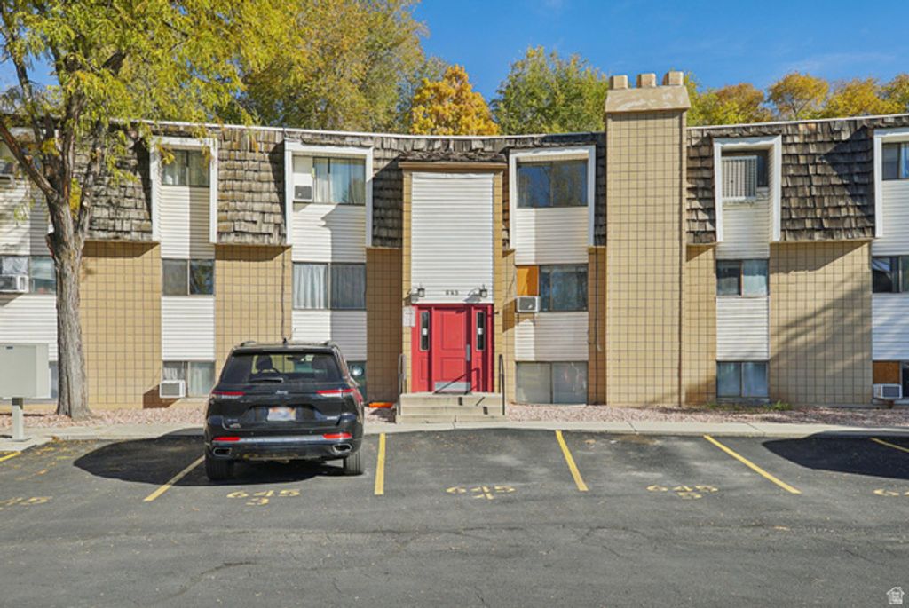 Image 9 of property listing at 645 SWENSON AVE #3, Springville, UT 84663