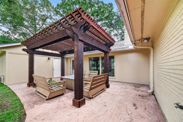 341 W Gaywood Drive, Houston, TX 77079