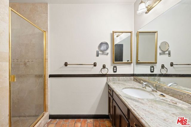 7680 E Eucalyptus Way, Anaheim, CA 92808