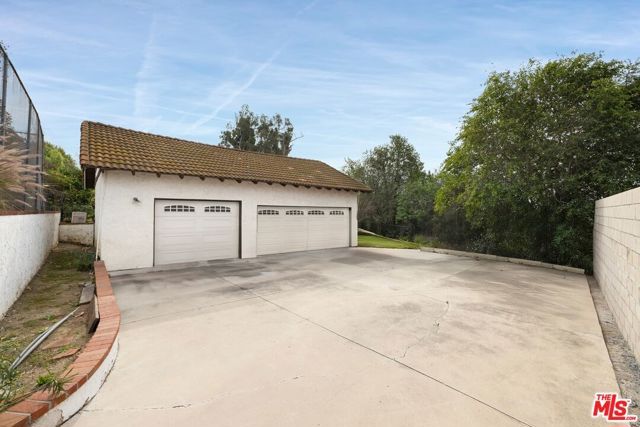 7680 E Eucalyptus Way, Anaheim, CA 92808