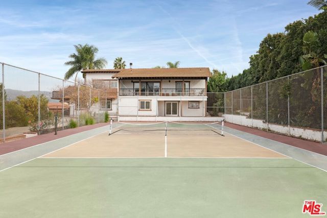 7680 E Eucalyptus Way, Anaheim, CA 92808