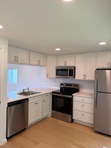 64 LONGWOOD PL, North Wales, PA 19454