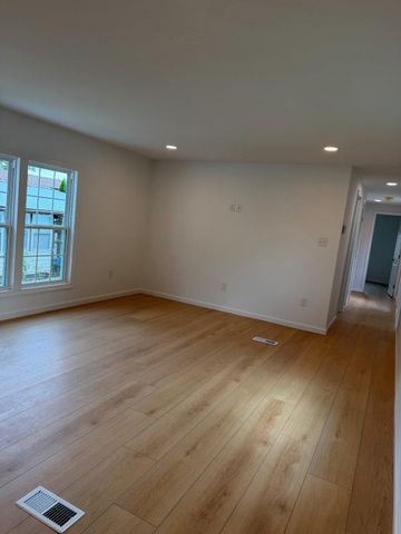 64 LONGWOOD PL, North Wales, PA 19454