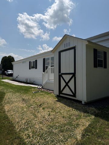 64 LONGWOOD PL, North Wales, PA 19454