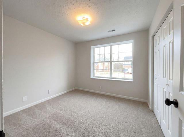 101 Newport Ln, Hendersonville, TN 37075