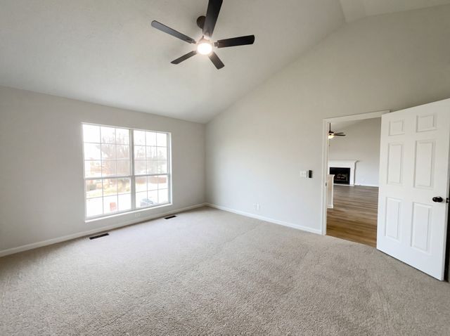 101 Newport Ln, Hendersonville, TN 37075