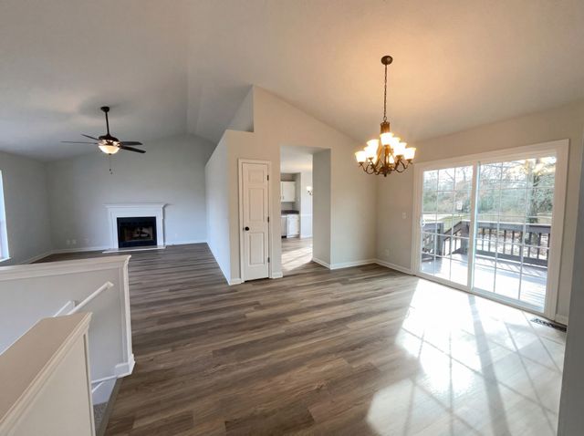 101 Newport Ln, Hendersonville, TN 37075