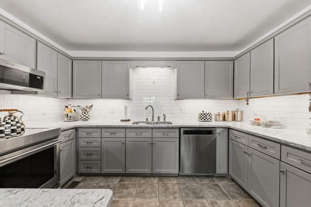 868 Tom Osborne Rd, Columbia, TN 38401