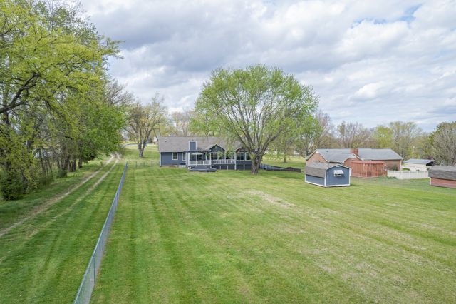 868 Tom Osborne Rd, Columbia, TN 38401