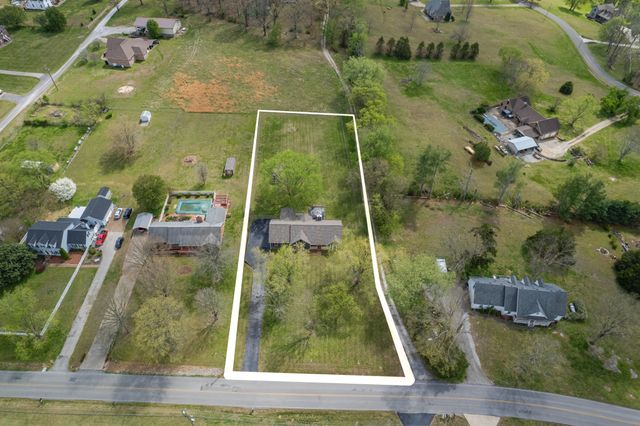 868 Tom Osborne Rd, Columbia, TN 38401