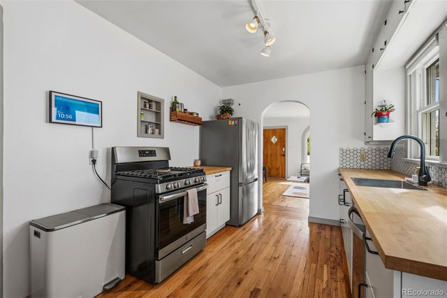 1095 Carr Street, Lakewood, CO 80214