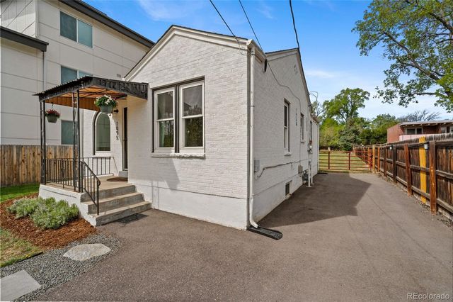 1095 Carr Street, Lakewood, CO 80214