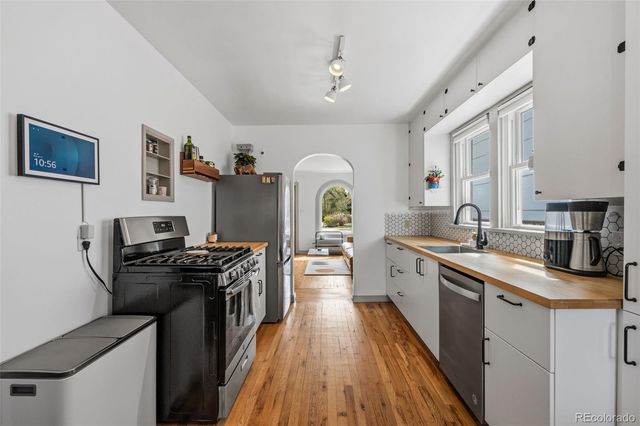 1095 Carr Street, Lakewood, CO 80214