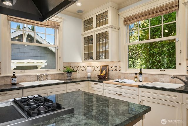 2647 Cascadia Avenue S, Seattle, WA 98144