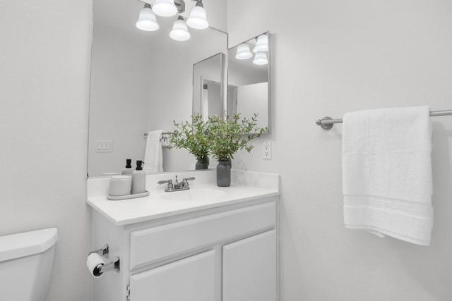 18698 Caminito Cantilena 206, San Diego, CA 92128