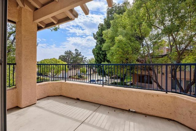 18698 Caminito Cantilena 206, San Diego, CA 92128