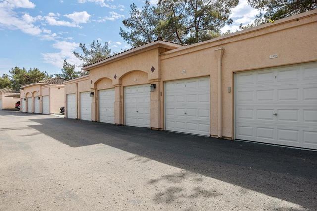 18698 Caminito Cantilena 206, San Diego, CA 92128