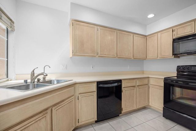 18698 Caminito Cantilena 206, San Diego, CA 92128