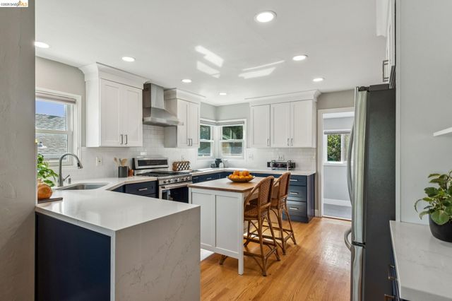 2465 Alida St, Oakland, CA 94602